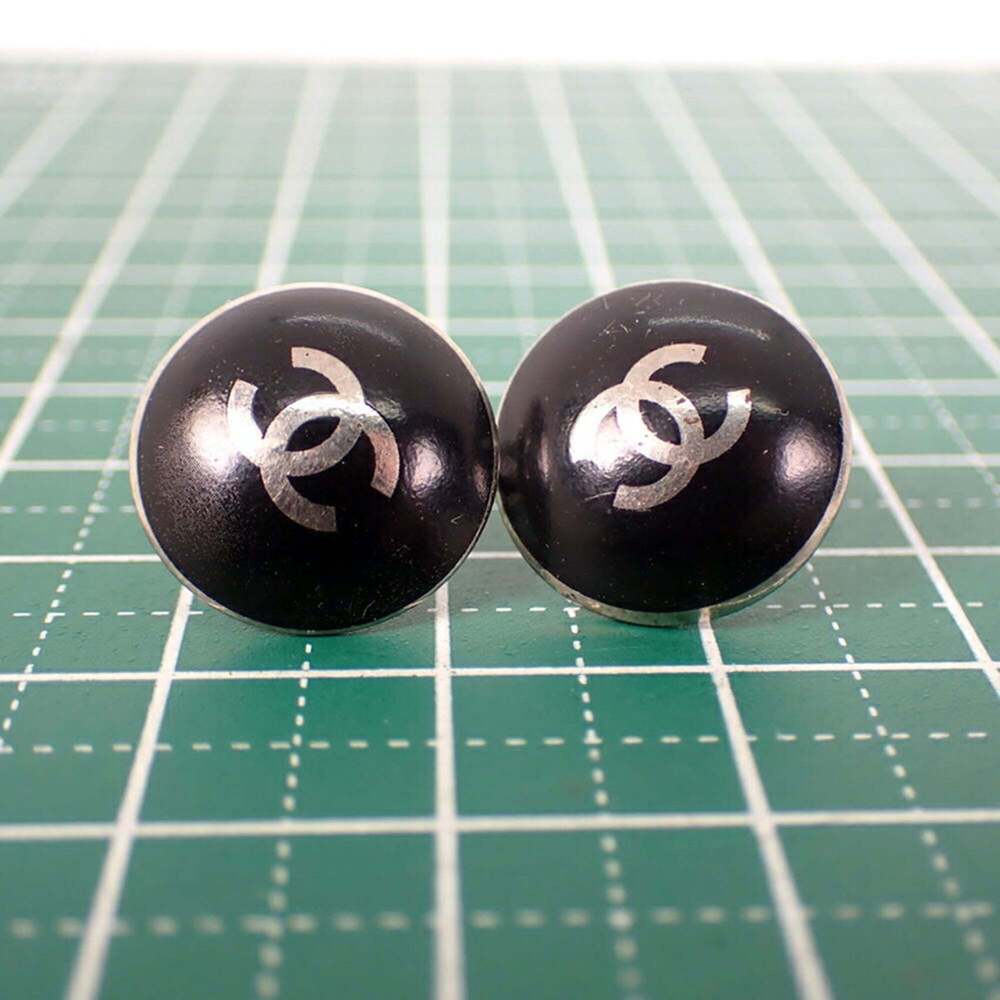 CHANEL Authentic Gold Earrings - Picture 11 of 11